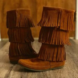 Minnetonka 3-Layer Fringe Boot